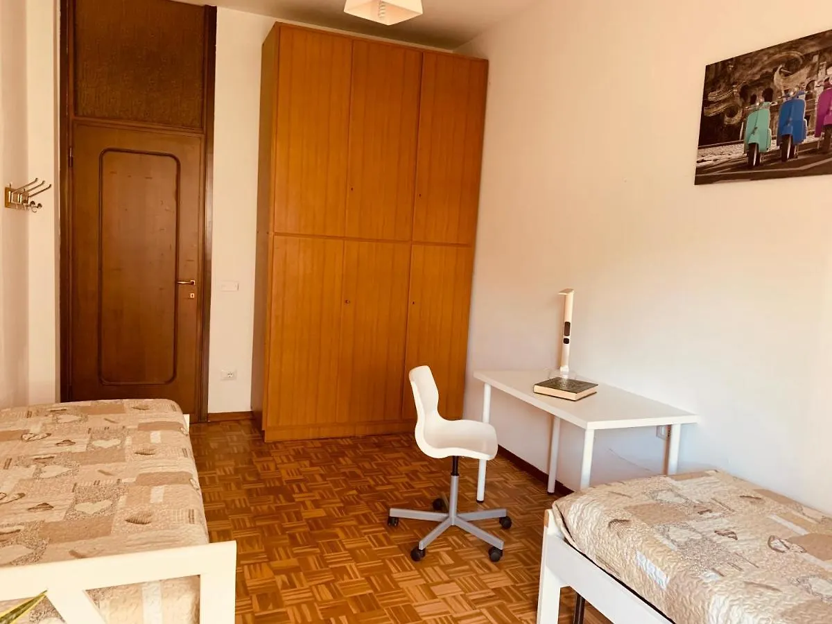 Between Milan E Como Seregno Homestay